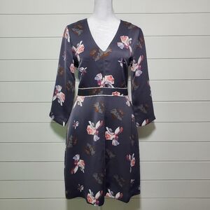 Banana Republic Women's Floral Satin Dress. Size: 2